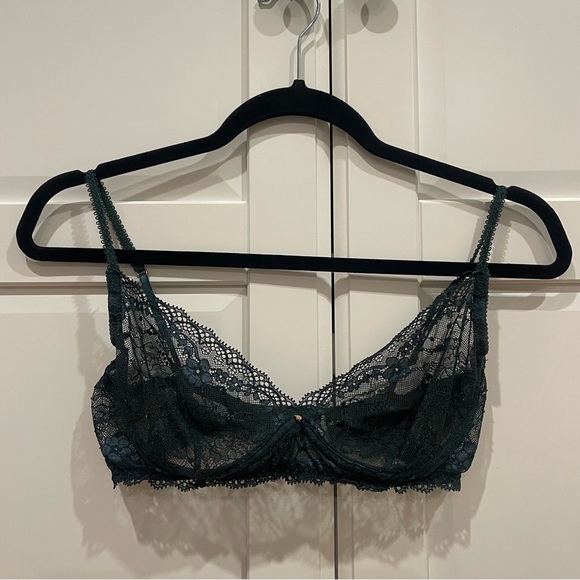 Green Lace Underwire Bra - Picture 2 of 5